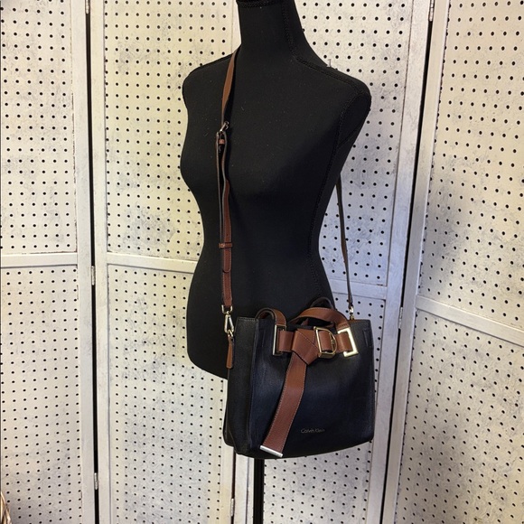 Calvin Klein - Picture 10 of 10